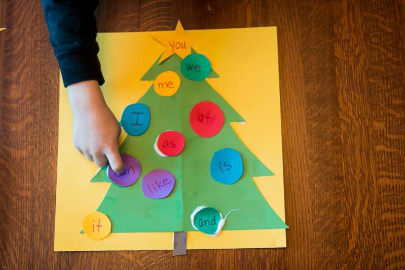 What are the sight words on the Christmas tree?