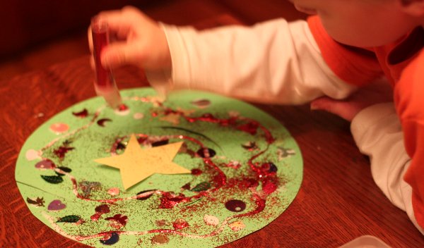 Decorate a spiral Christmas tree craft with lots of sequins & glitter