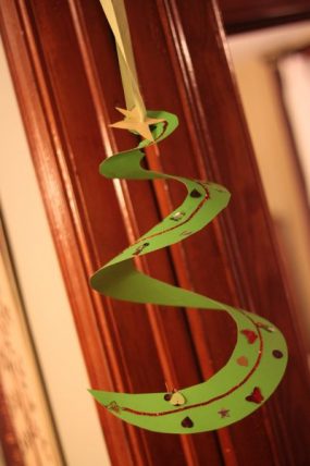 Spiral Christmas tree craft for kids