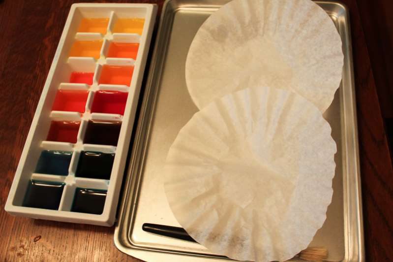 Create coffee filter flowers for kids to make for Mother's Day!