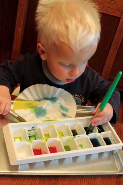 Make coffee filters flowers for Mother's Day! Your kids will love this cool, creative painting activity!